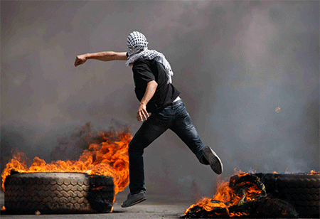 Los palestinos abogan por intensificar el levantamiento Hamás llama a la unidad para proteger el levantamiento de Al Quds